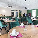Hotel Logis Restaurant L'abri