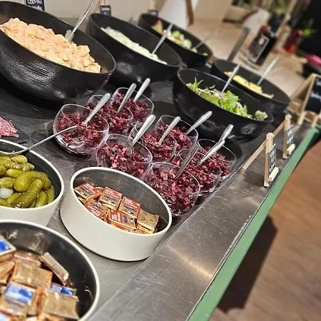 Hotell Logis Restaurant L'abri 2*