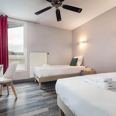 Hotell Logis Restaurant L'abri Blavozy