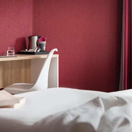 Logis Restaurant L'abri Отель