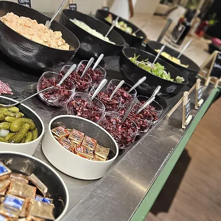 Hotell Logis Restaurant L'abri Blavozy