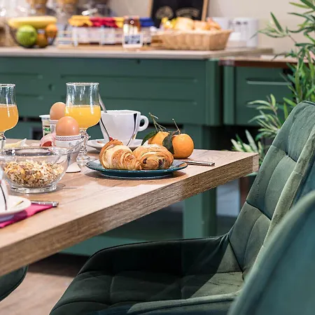 Logis Restaurant L'abri Hotel 2*