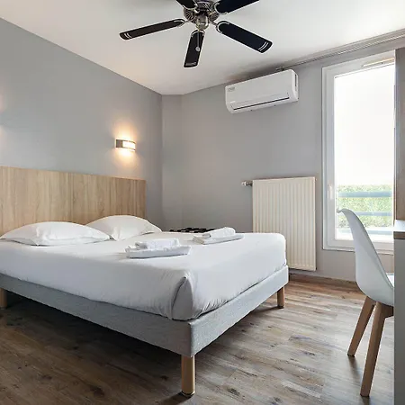 Logis Restaurant L'abri Hotell