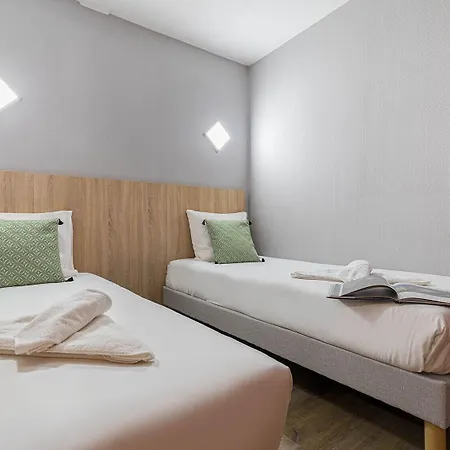 ホテル Logis Restaurant L'abri