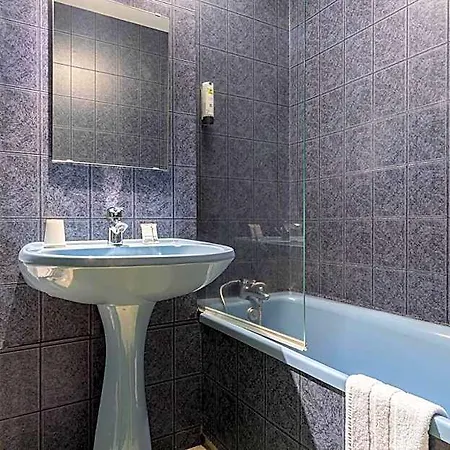 L'abri Hotel 3*