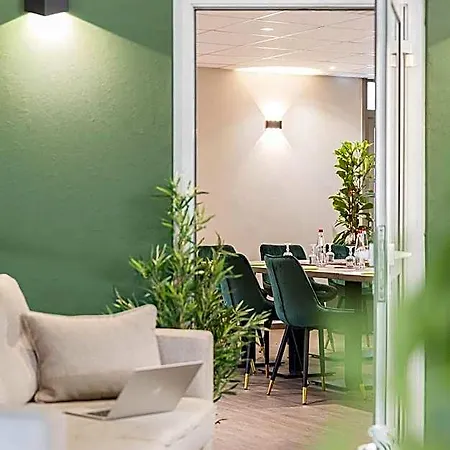 Hotel L'abri 3*