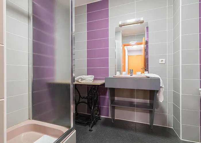 Отель Logis Restaurant L'abri