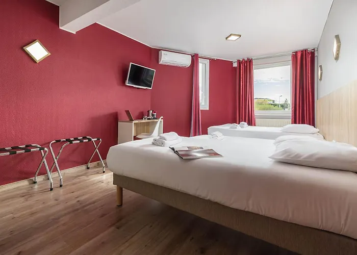 Logis Restaurant L'abri Отель Blavozy