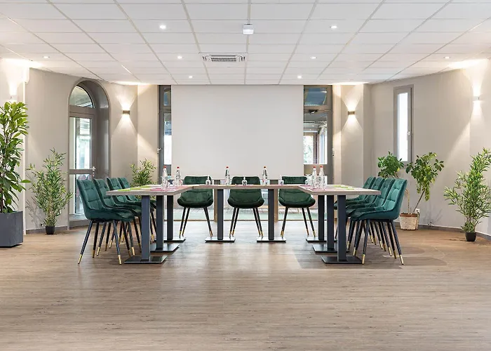 Logis Restaurant L'abri Отель