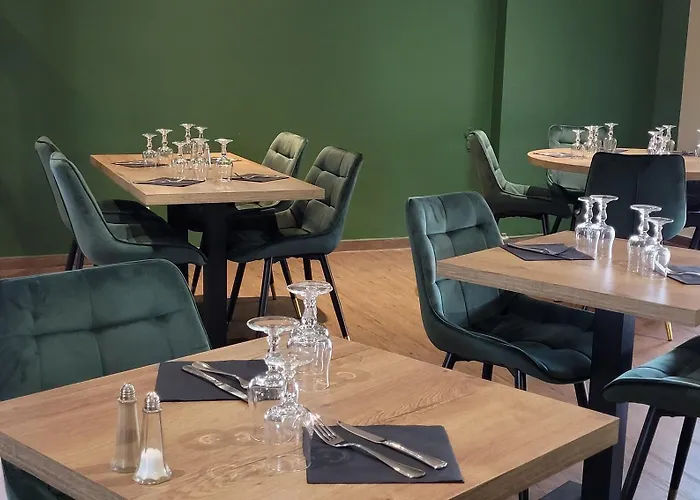 Отель Logis Restaurant L'abri 3*