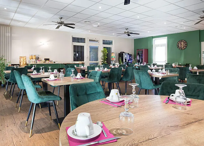 Отель Logis Restaurant L'abri