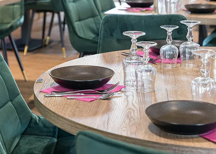 Отель Logis Restaurant L'abri Blavozy