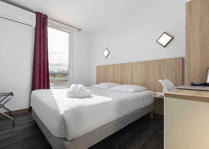 Отель Logis Restaurant L'abri