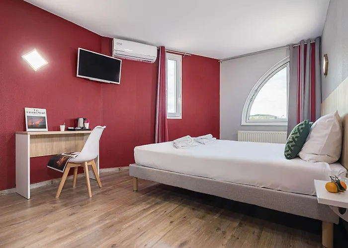 Logis Restaurant L'abri Отель Blavozy